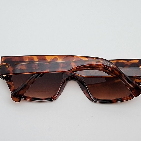 Gloria Vanderbilt GV Tortoise Gold Frame Brown Gradient Lens Sunglasses 50mm main image 5